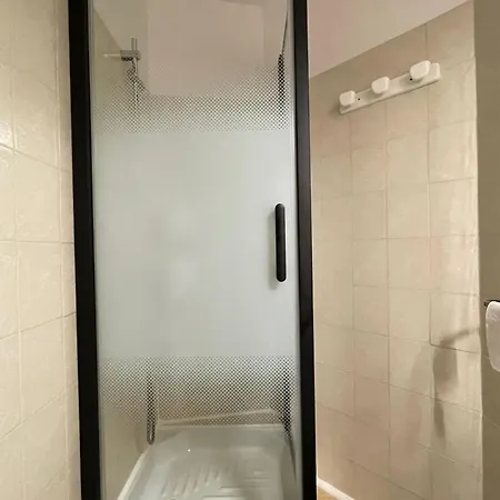 Meuble De Tourisme Dans Parc Arbore 1000M2 - Sejour-La-Roche Eperon La Roche-Posay Room photo